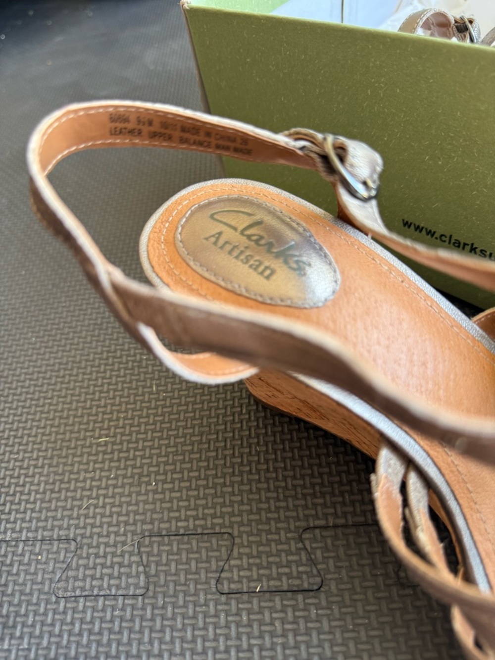 Clarks Wedge Heels 9.5 - Picture 4 of 5